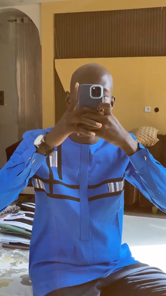 Chemise 28 — bleu roi, portée